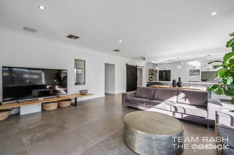 Property photo of 4 Summerville Boulevard Caversham WA 6055