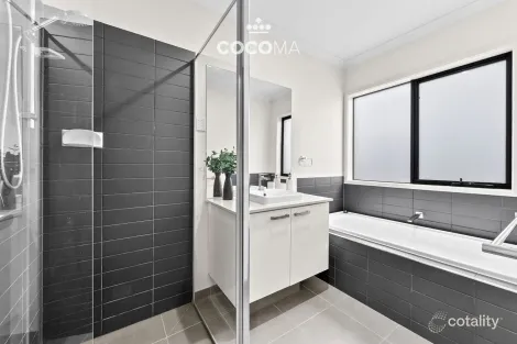 Property photo of 13 Weatherall Way Keysborough VIC 3173