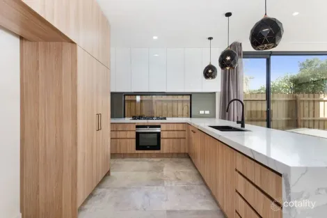 40a Loch Ave, St Kilda East, VIC 3183