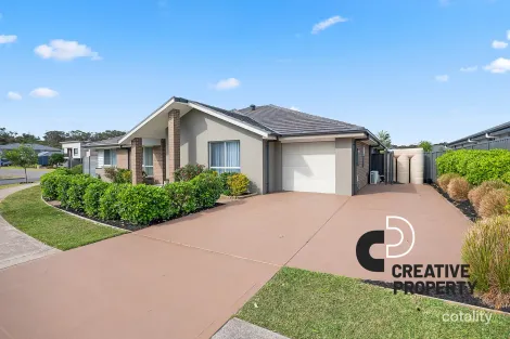 Property photo of 2/121 Norfolk Street Fern Bay NSW 2295