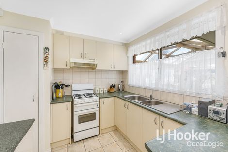 Property photo of 3 Mark Place Pakenham VIC 3810