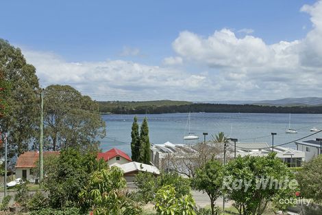 Property photo of 128 Coal Point Road Coal Point NSW 2283