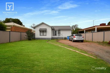 Property photo of 60 Carr Crescent Mooroopna VIC 3629