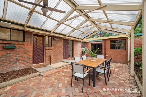Property photo of 8 Humphreys Way Rowville VIC 3178
