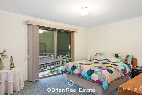 Property photo of 2/8 Southwell Close Endeavour Hills VIC 3802
