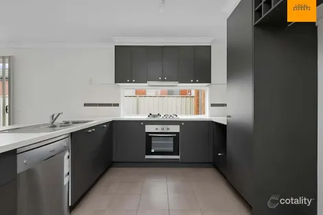 Property photo of 60 Fantail Way Brookfield VIC 3338