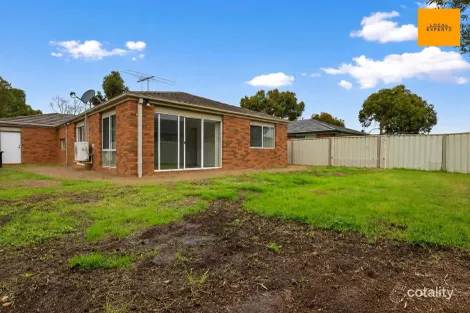 Property photo of 60 Fantail Way Brookfield VIC 3338