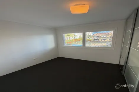 Property photo of 1/26 Labrador Street Labrador QLD 4215
