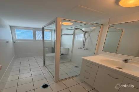 Property photo of 1/26 Labrador Street Labrador QLD 4215