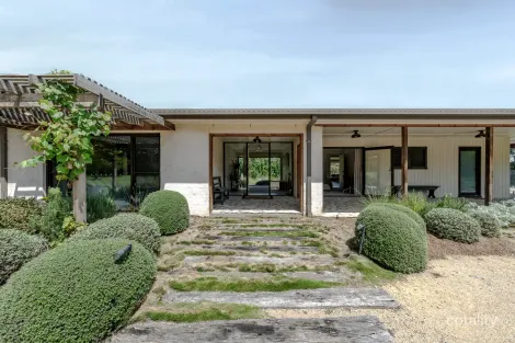 Property photo of 110 Mount Scanzi Road Kangaroo Valley NSW 2577