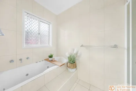 Property photo of 27 Kinsela Street Karabar NSW 2620