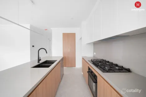 Property photo of 8 Calendula Court Casula NSW 2170