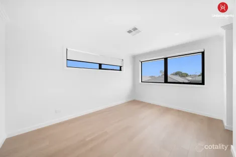 Property photo of 8 Calendula Court Casula NSW 2170