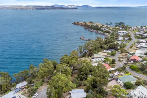 7 Susans Bay Rd, Primrose Sands, TAS 7173