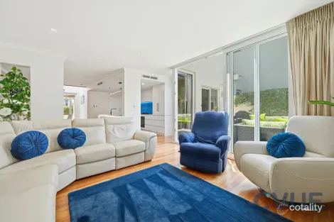 3 Nautilus Cres, Scarborough, WA 6019