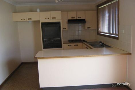 Property photo of 19 Marcellus Place Rosemeadow NSW 2560