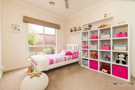 11 Karingal Cres, Horsham, VIC 3400