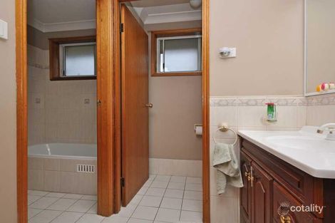 Property photo of 42 Stonehaven Drive Metford NSW 2323