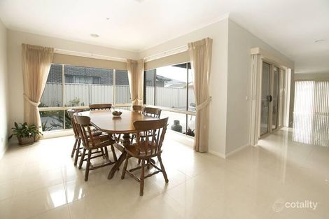 Property photo of 23 Balonne Close Taylors Lakes VIC 3038