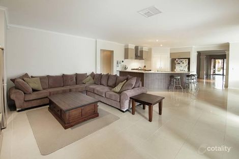 Property photo of 23 Balonne Close Taylors Lakes VIC 3038