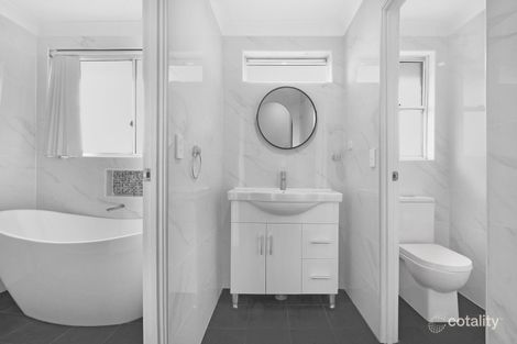 Property photo of 11 Monaro Close Bossley Park NSW 2176