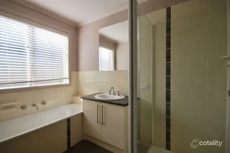Property photo of 5 Merion Vista Cranbourne VIC 3977