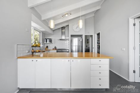 Property photo of 14 June Square Ringwood North VIC 3134