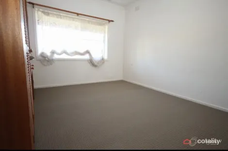 Property photo of 9 Mathoura Avenue Mount Austin NSW 2650