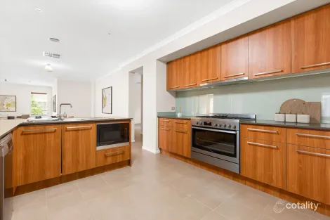 Property photo of 5 Hyacinth Place Point Cook VIC 3030