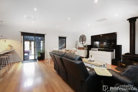 Property photo of 23 Curlew Close Melton VIC 3337