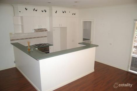 Property photo of 17 Mirrabook Court Berwick VIC 3806