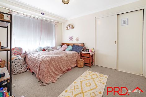 Property photo of 5 Banjos Circuit Hillvue NSW 2340