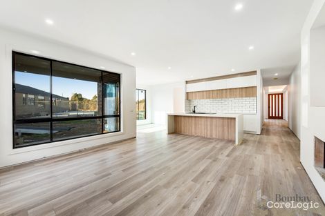 Property photo of 7 Rochford Drive Donnybrook VIC 3064