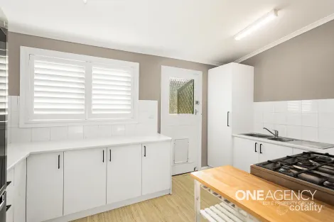 Property photo of 18 Fleetwood Crescent Warilla NSW 2528