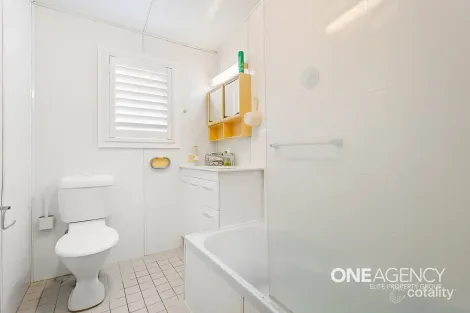 Property photo of 18 Fleetwood Crescent Warilla NSW 2528