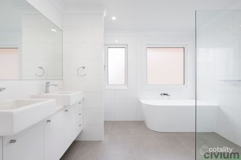 Property photo of 2 Bridges Place Isaacs ACT 2607