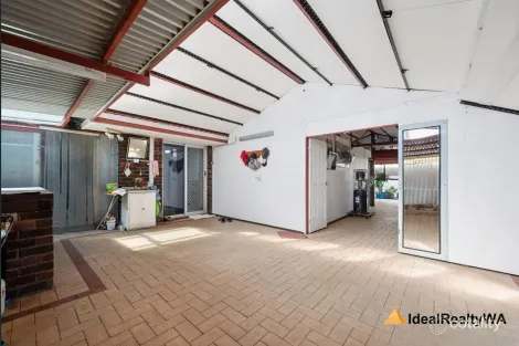 Property photo of 13 Hogarth Way Bateman WA 6150