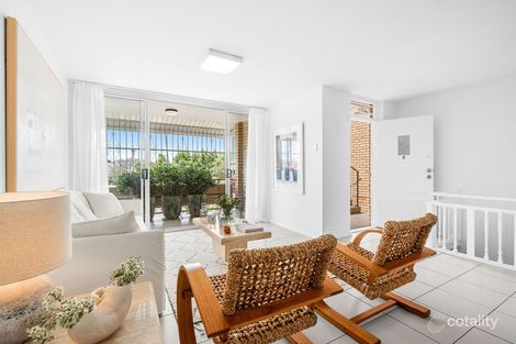 Property photo of 2/232 Cavendish Road Coorparoo QLD 4151