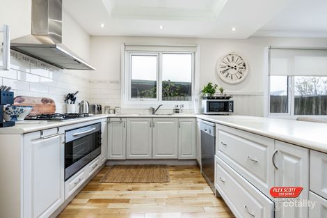 Property photo of 2 Wallace Avenue Inverloch VIC 3996