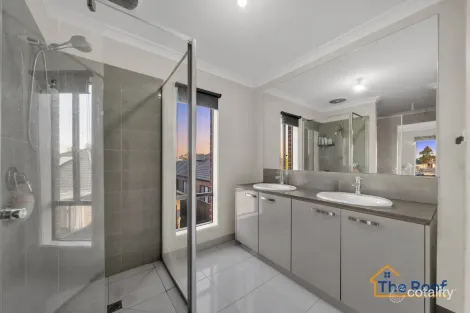 Property photo of 3 Serengeti Circuit Tarneit VIC 3029