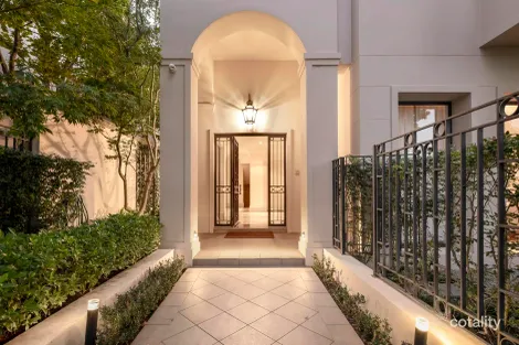 15a Hopetoun Rd, Toorak, VIC 3142