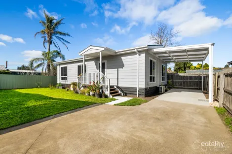 Property photo of 2/22 Fellmongers Road Breakwater VIC 3219