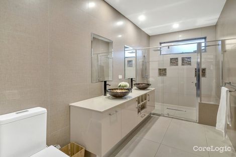 Property photo of 22 Versant Drive Craigieburn VIC 3064