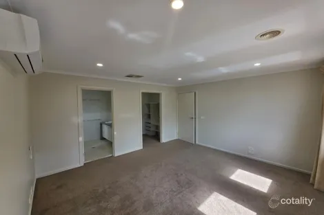 Property photo of 33 Turnstone Drive Point Cook VIC 3030