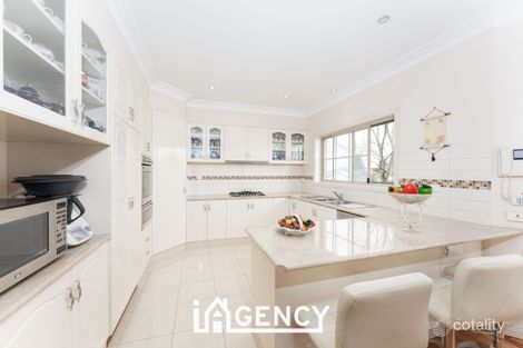 Property photo of 56 Lawson Way Endeavour Hills VIC 3802