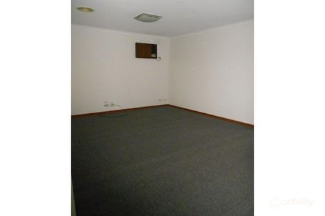 Property photo of 4 Bendoc Court Meadow Heights VIC 3048