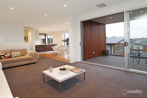 Property photo of 3/11 Jinjella Road Highton VIC 3216