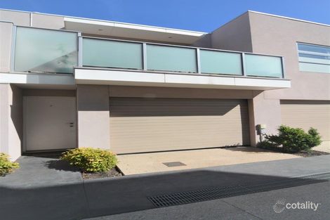 2/30 Sydenham St, Seddon, VIC 3011