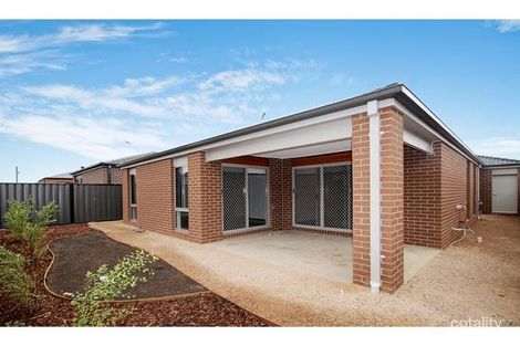 Property photo of 30 Travers Street Craigieburn VIC 3064