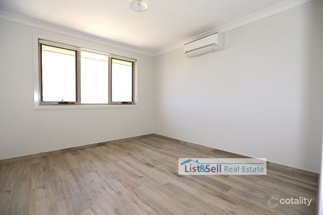 Property photo of 18 Horsley Circuit Oran Park NSW 2570